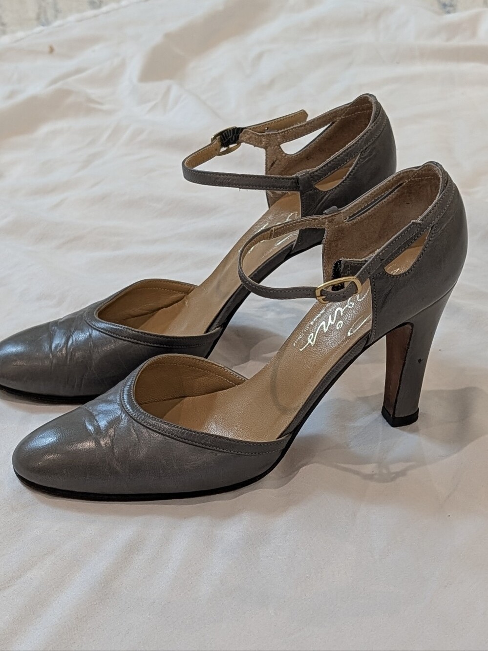 Vintage Reed Evins Ankle-Strap Leather Pumps in Gray Made In Italy